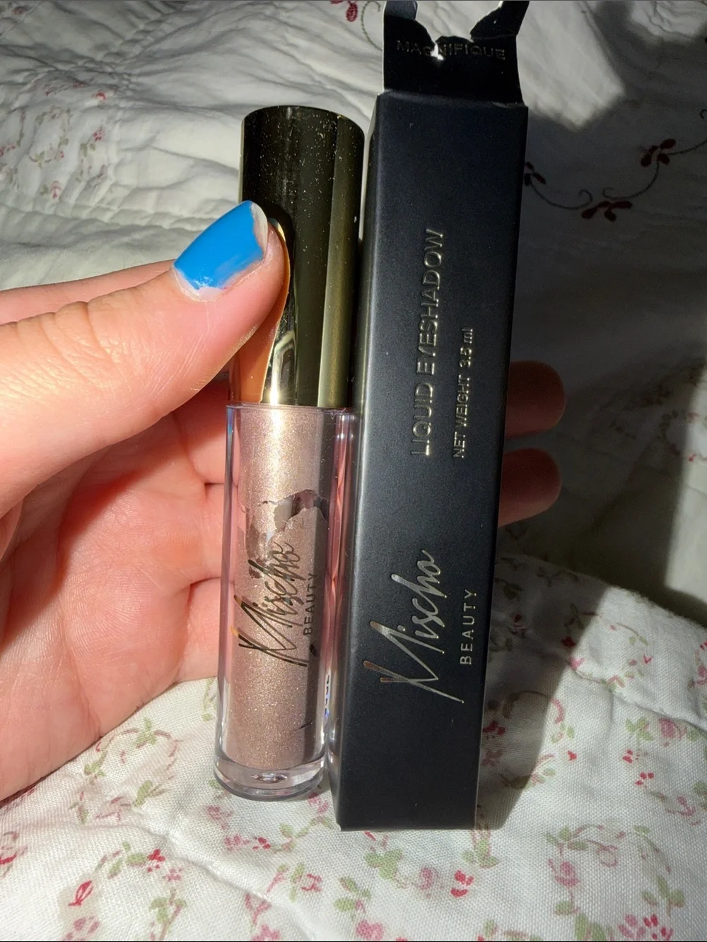 Rose Gold Liquid Eyeshadow - Shimmery Pink
